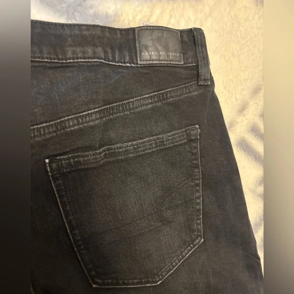 AE Strigid Super High-Waisted Ultra Wide-Leg Jean - Picture 4 of 7